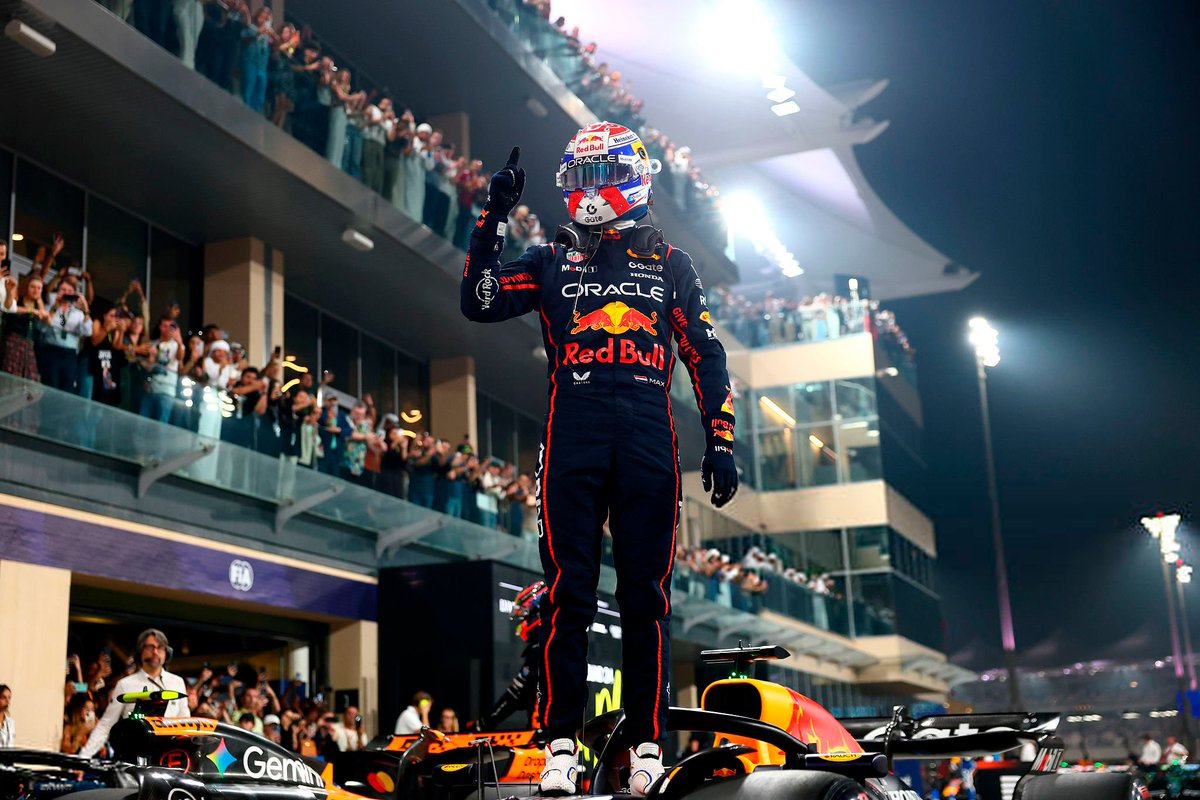 FormulaDirecta's tweet photo. 🐐 Max Verstappen: "Mañana nos vamos a divertir"

#F1 #AbuDhabiGP 🇦🇪 https://t.co/HxKtEQOwUc
