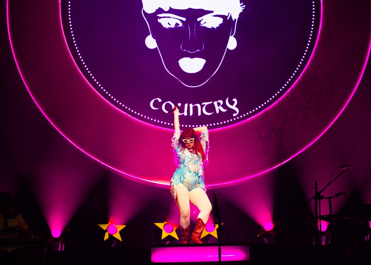 cmatbaby's tweet image. the best night of my life at the 3MAT?? thank you to everybody who came to see us x x