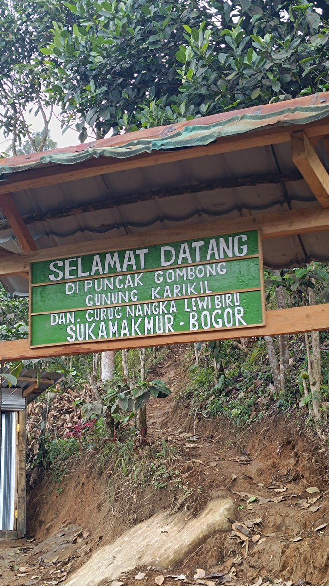 Abis trekking di otak aku kepengennya mie celor sama es kacang merah 🤤
