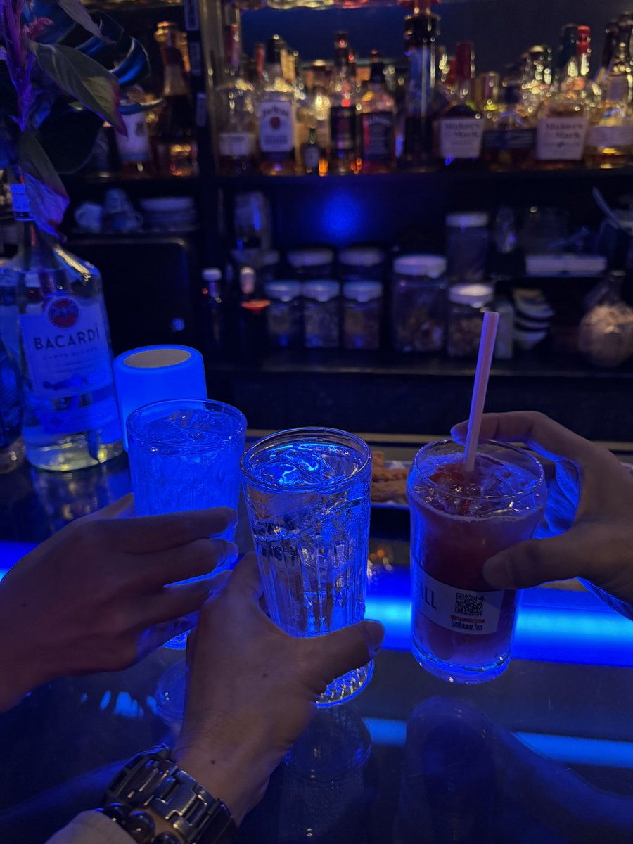 etsuzile's tweet photo. FX仲間と大阪で忘年会🍻🍺
今年もFXはまずまずの成績で音楽活動も並に乗ってきつつあり充実の1年やった😌来年は更なる飛躍を目指したい🤘
 #FX
 #ROCK
 #シンガーソングライター
 #TylerA
 #来冬新曲リリース予定 https://t.co/Rhakfs69BQ