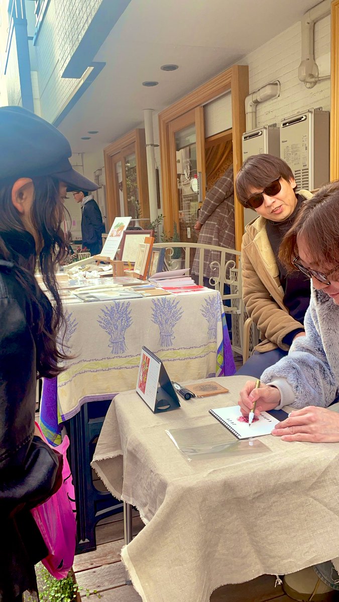 chi74manemono's tweet photo. 梅の花咲く頃のカレンダー🗓️発売イベントへ✨🖼️ものまねをはじめてからほっちさんにお会いするのは初です🥹デビューから応援してる私‼️こんなにもゆっくりお話しができて嬉しくてたまりません🥹
たくさんのファンの方に愛されてるんだなと思えた一日🤗ちなっぴー覚えててくれたら嬉しいです！これからも応援してます！またイベント開催お待ちしてます😆
#山下穂尊 
#梅の花咲く頃
#カレンダー
#イベント