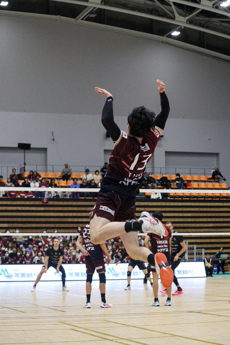 shi___vb's tweet photo. サーブで活躍してるところも、スパイクで点とるところも見れて大満足💯💮
 #飯田孝雅 選手 https://t.co/FlM0bBsMF6