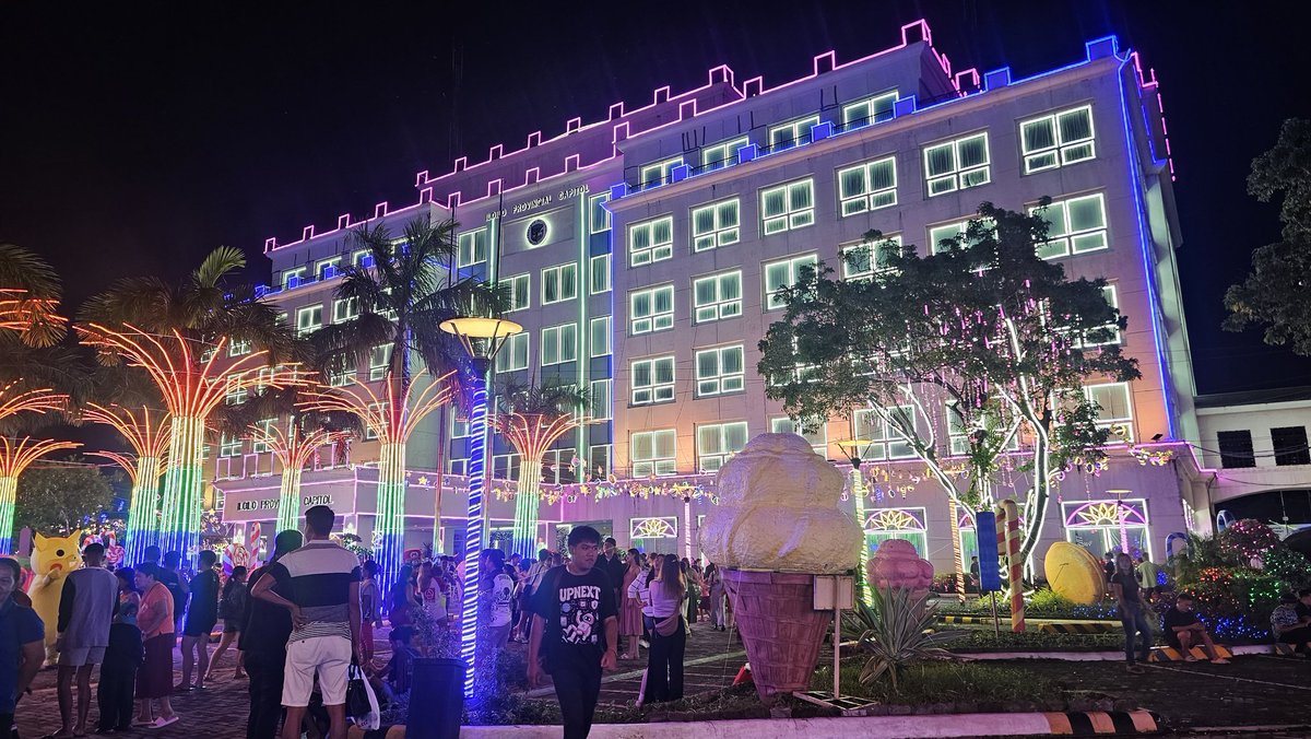 EngrMarco06's tweet photo. Gala muna tayo capitol nang iloilo..

Super ganda...

#iloilo https://t.co/SKT14G3uZo