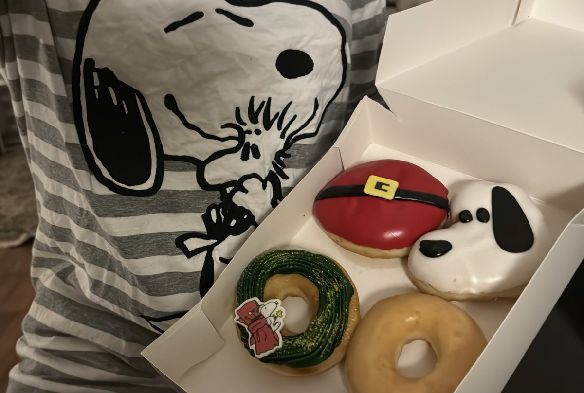 SNOOPY DONUTS SNOOPY DONUTS SNOOPY DONUTS