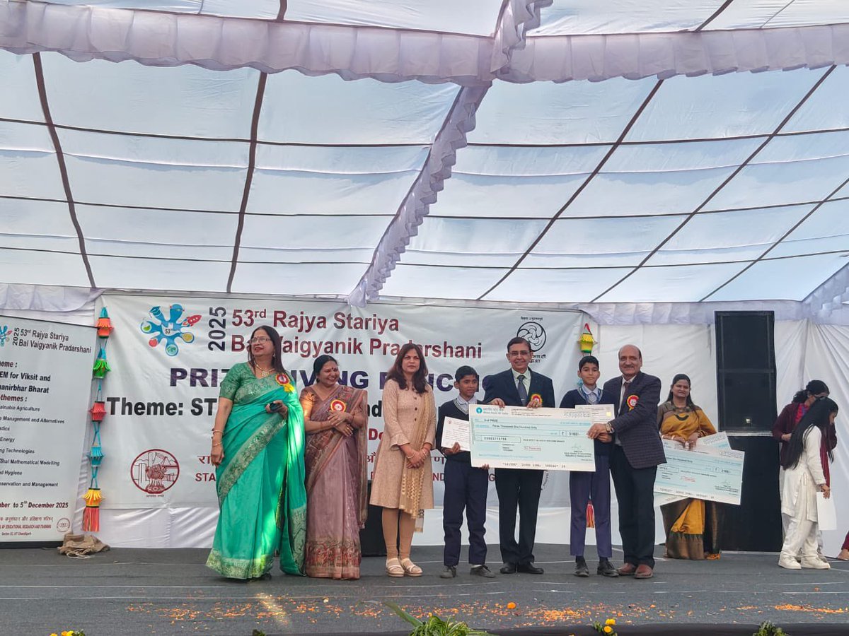 ghs54chd's tweet photo. "Victory day! 🌟 
Secured 2nd position in state-level Maths model at SCERT and bagged 1st, 2nd &amp; 6th positions certificates by union minister Sh. Anurag Thakur at marathon at Ryan International School! under the guidance of R/HM. Ms Kuldeep kaur
 #MarathonWinner 
@SchoolEduChd https://t.co/P72az0arUk