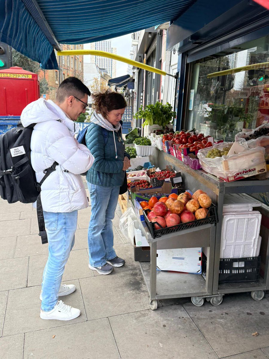 We’ve been out visiting Portuguese-speaking small businesses in Little Portugal, celebrating the huge contribution they make to #Oval and our local economy.

Do pop by and show your support if you can! #SmallBizSatUK