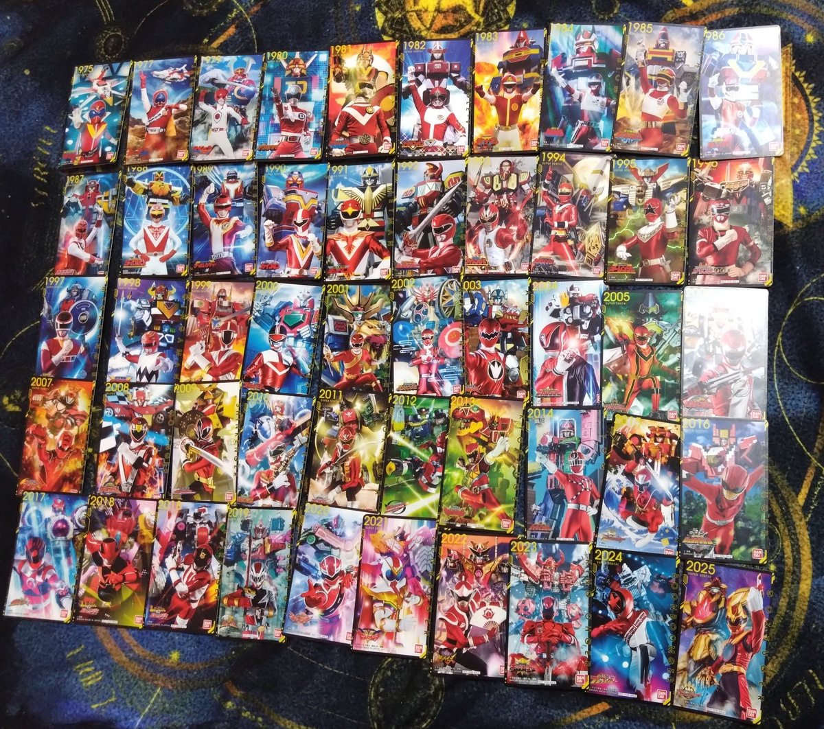 トイザらスのスーパー戦隊アニバーサリーシートも集め終わったよー