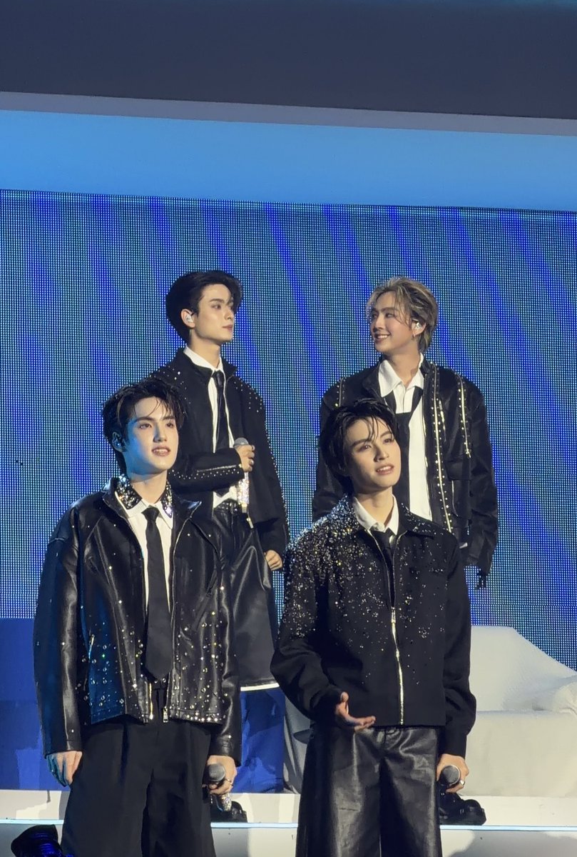 น้องจี๊ด หล่อ วาบ วาบ ♥︎‧₊˚ tweet media