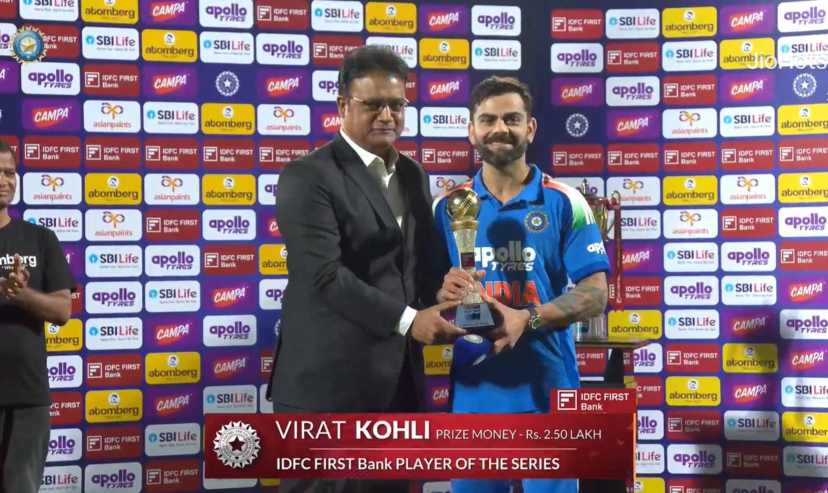 Most M.O.S Awards in Intl Cricket 

22 - 𝗩𝗶𝗿𝗮𝘁 𝗞𝗼𝗵𝗹𝗶* 
20 - Sachin Tendulkar 
17 - Shakib Al Hasan 
15 - Jacques kallis 
13 - David Warner 
13 - Sanath Jayasuriya 

#INDvSA