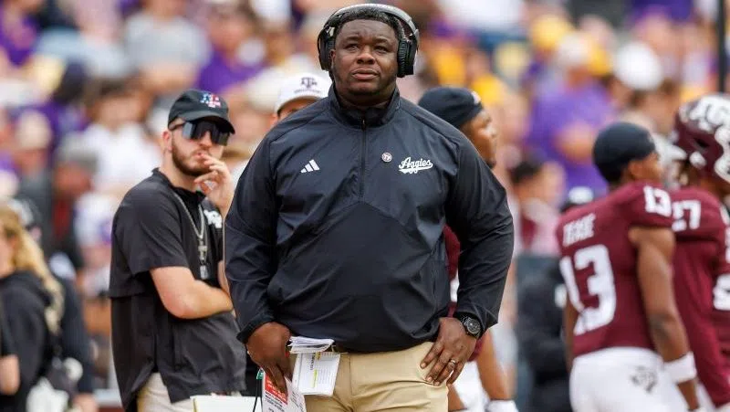 bryce_koon's tweet photo. 🚨 Staff Update in Baton Rouge 🚨

Lane Kiffin has reportedly made a major addition, hiring elite defensive line coach Elijah Robinson 

@FootballScoop first reported the interest on Thursday.

READ | https://t.co/ubE3YaRGLx https://t.co/1S7hdw3fD0