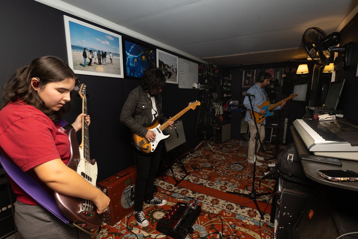 Destroyer lanza “Dan’s Boogie”, un retorno reflexivo y experimental radiofenix.cl/290/destroyer-…