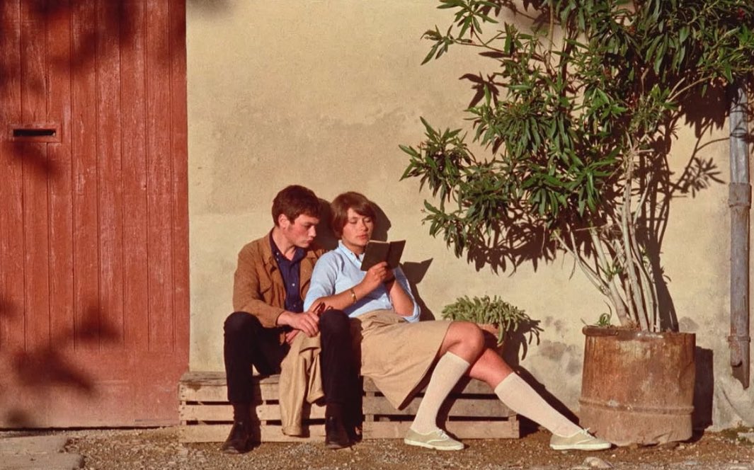 thereaIII's tweet image. أكثر شيء يحمسني اتابع أفلام فرنسية اللقطات الحلوه منها، مثل Au pan coupé