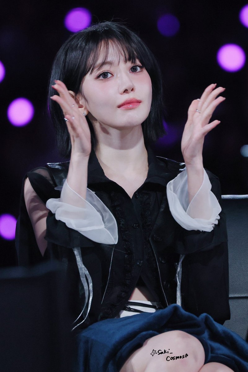 251206 AAA #SAKURA #사쿠라 #宮脇咲良 #sakumail #LE_SSERAFIM #르