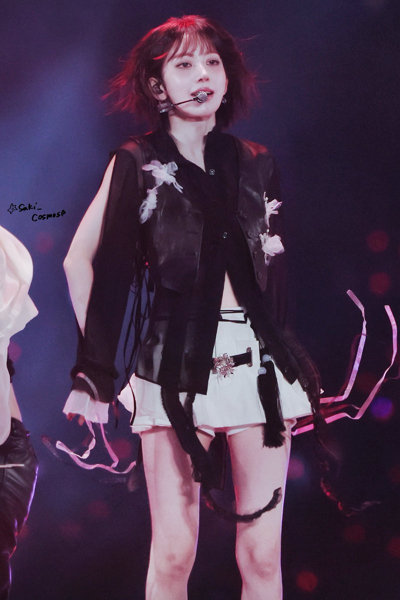 251206 AAA #SAKURA #사쿠라 #宮脇咲良 #sakumail #LE_SSERAFIM #르