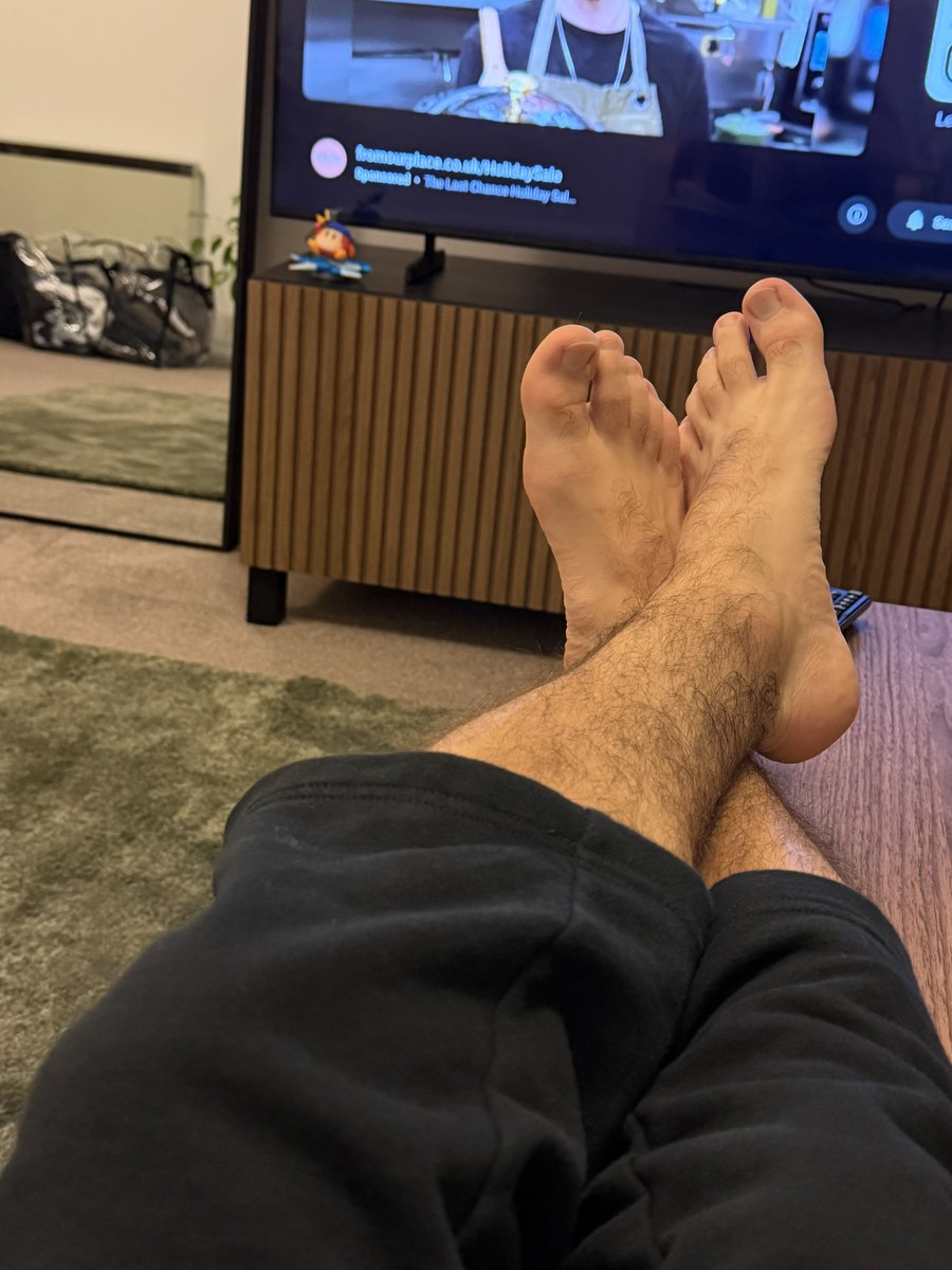 altyjacky's tweet photo. Need a foot rub https://t.co/4FPvoixcAs