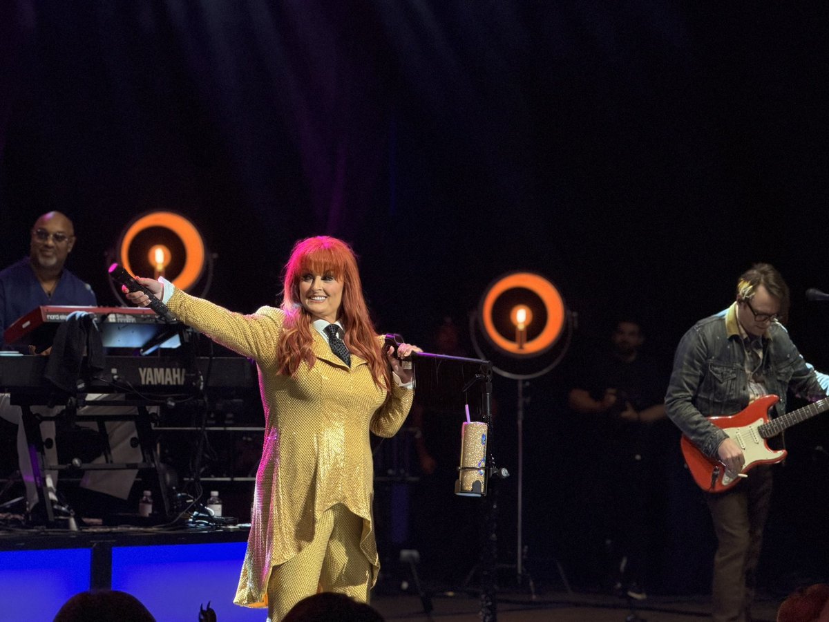 .<a href="/Wynonna/">Wynonna</a> last night at <a href="/VenetianVegas/">The Venetian Resort Las Vegas</a> #GreatestHitsTour