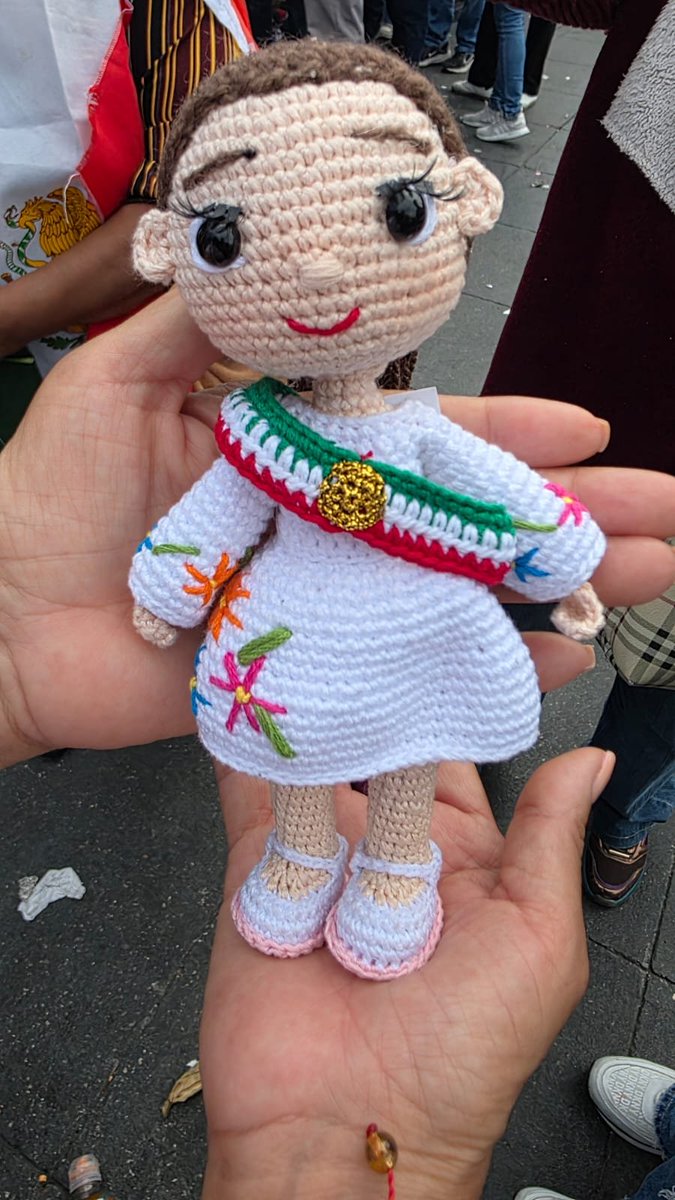 En una situación nacional e internacional harto complicada, ¡tenemos presidenta, <a href="/Claudiashein/">Claudia Sheinbaum Pardo</a>!