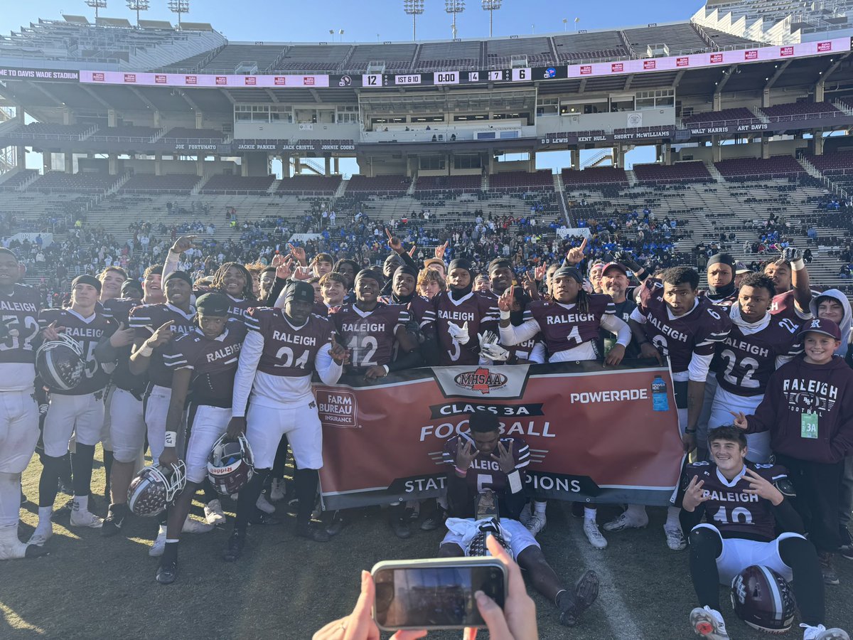 bshields0244's tweet photo. First time since 2022 Raleigh Lions Class 3A state champs 🏈🏈 https://t.co/vGwwcI6r3E