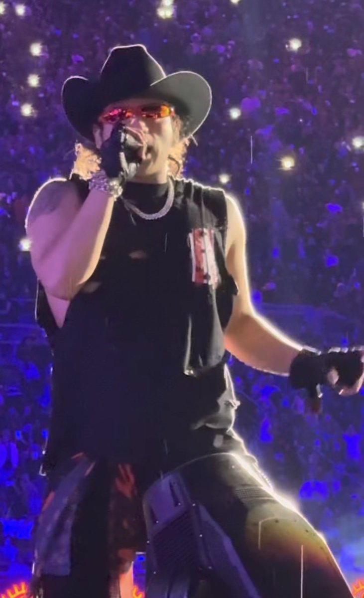 “No hay canción que no me recuerde a ti” 💔 como un loco te pienso jeje