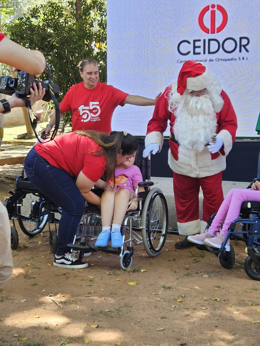 La Misión de Navidad de la Fundacion Solidaridad, celebrada en familia el 5 de diciembre, ha sido fantástica y transformadora de historias de vida.
 👏 ¡Felicitaciones, Fundación Solidaridad, por sembrar esperanza y unión en nuestra comunidad! #NavidadSolidaria #Inclusion