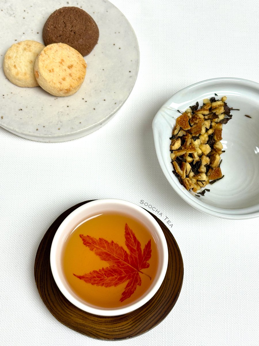 What is your favourite dessert tea?

Our Yuja Balhyocha is a premium black tea blended with Korean citrus fruit yuja, also known as yuzu, and this tea is loved for its refreshing harmony with a dark chocolate aroma. It’s more lovely to taste in the winter time. 🍊🍵🇰🇷

#KoreanTea