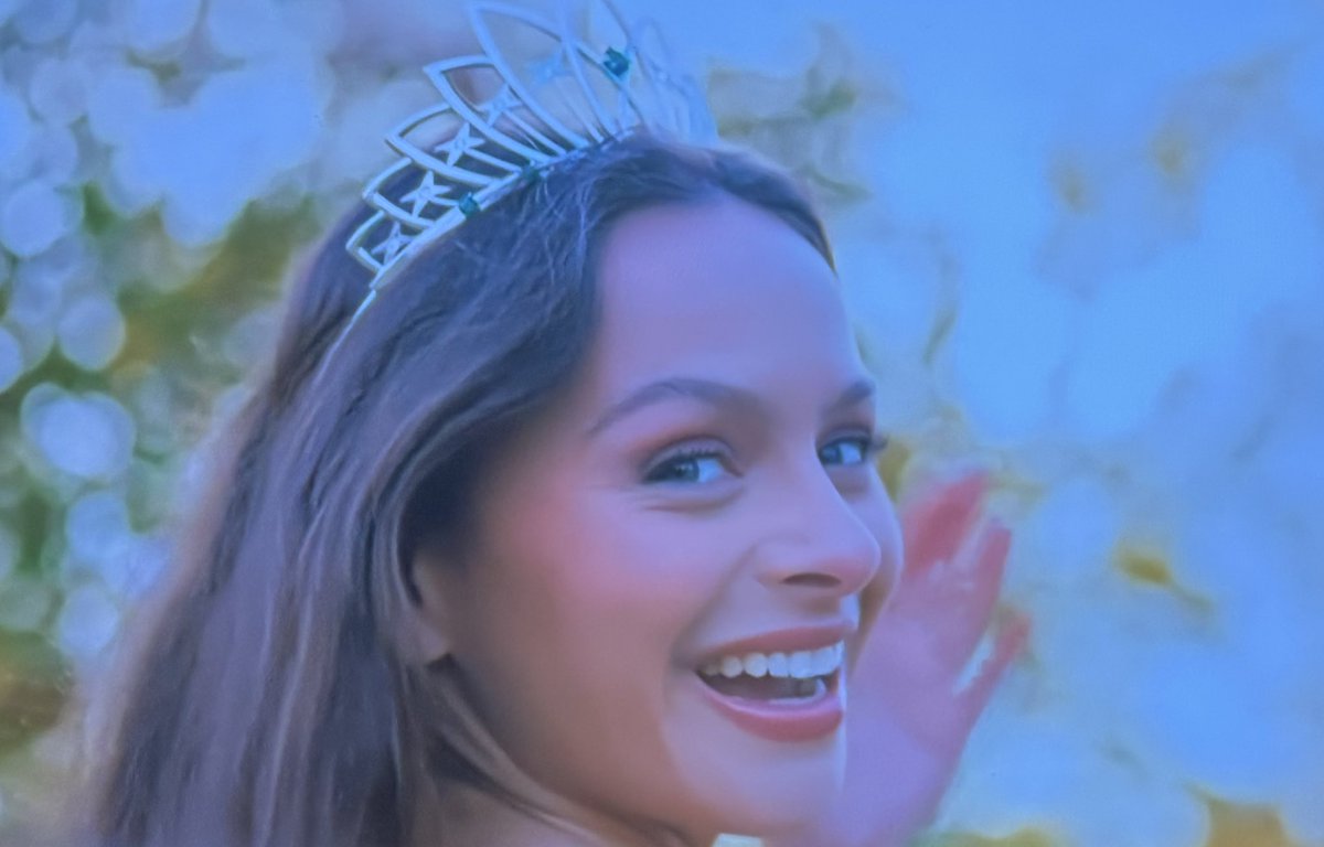 ZouZzZze's tweet image. « Les abeilles m’ont appris la patience et la persévérance »

Toujours plus.

#MissFrance #MissFrance2026