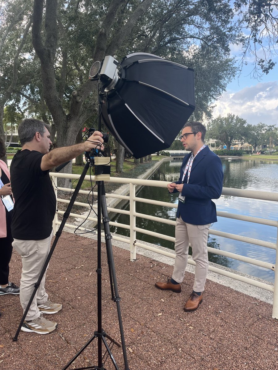 sehh_es's tweet image. Día 1 de #ASH25 y ya llevamos unas cuantas grabaciones con lo más destacado de #LLC #LCM y enfermedades hematológicas autoinmunes… ¡Próximamente en #HemoTube! @gellc @geltamo @grupogepti