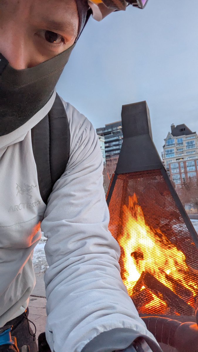 manny_solisp's tweet photo. This @Arcteryx jacket is over 10 years old and going strong, keep up the quality! https://t.co/lvIq7INYhw