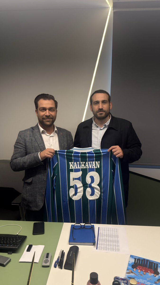 Türkiye Teknoloji Takımı (T3) İstanbul İl Sorumlusu olarak atanan kıymetlı dostum <a href="/ErkutKalkavan/">Erkut Kalkavan</a> ‘ı ziyaret ettim.

Gurur duyduk, mutlu olduk. Rabbim hayırlı hizmetler nasıp eylesin