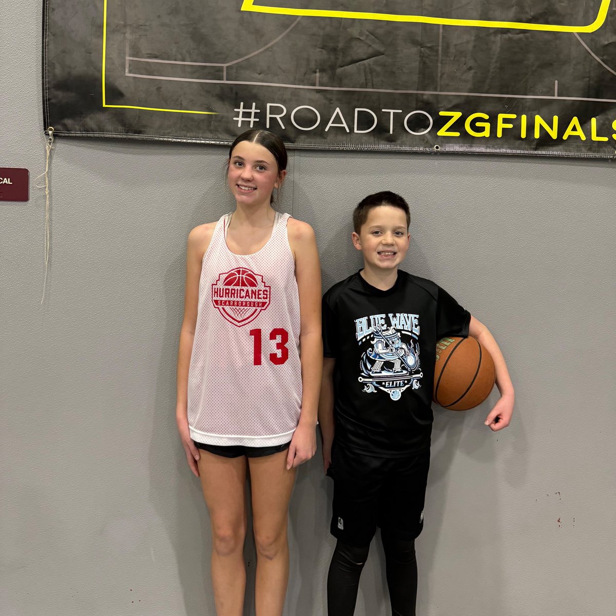 Isabella Pilsbury (2030) goes off for 45 in her second game today. Might've gone for 60 if Coach left her in!

#BlueWaveELITE🌊🏀