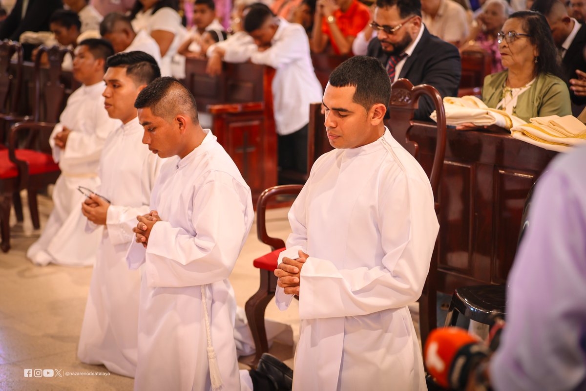 Ordenación Sacerdotal de los diáconos Alexander Hernández H., Cristian Pineda G., Aquilino Fábregas S. y Ordenación Diaconal del Seminarista: Milciades Tenorio.