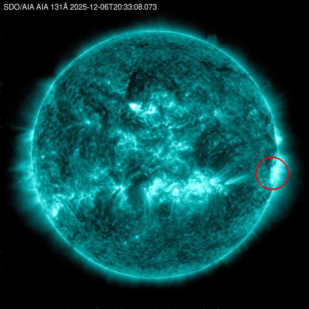 _SpaceWeather_'s tweet image. Strong M8.12 flare from sunspot region 4301
Follow live on spaceweather.live/l/flare