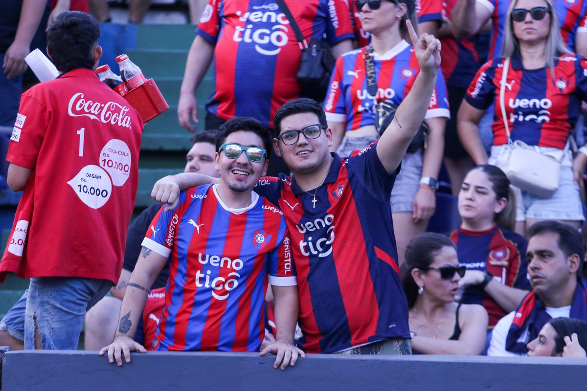 ¡Rojos y azulgranas están acá! 🫶😍 

¡Bienvenidos a la definición! ¡Hoy conoceremos al 𝚜𝚞𝚙𝚎𝚛𝚌𝚊𝚖𝚙𝚎ó𝚗 ⭐ del fútbol paraguayo!