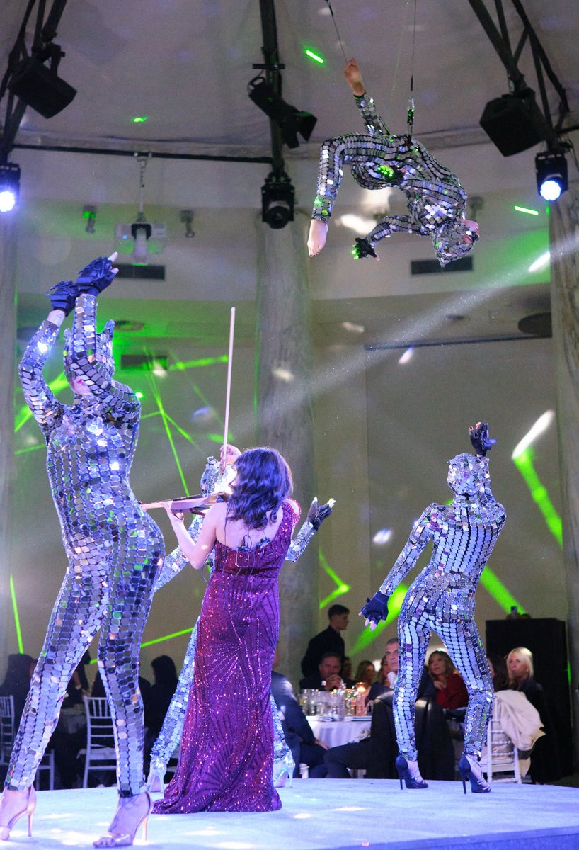 ✨ “Ogni volta è sempre più bello. Stupiamo con effetti speciali, a cuore aperto, per aiutare e rendere felici. Iconico, emozionale, vero.”
#festivaldelcuore