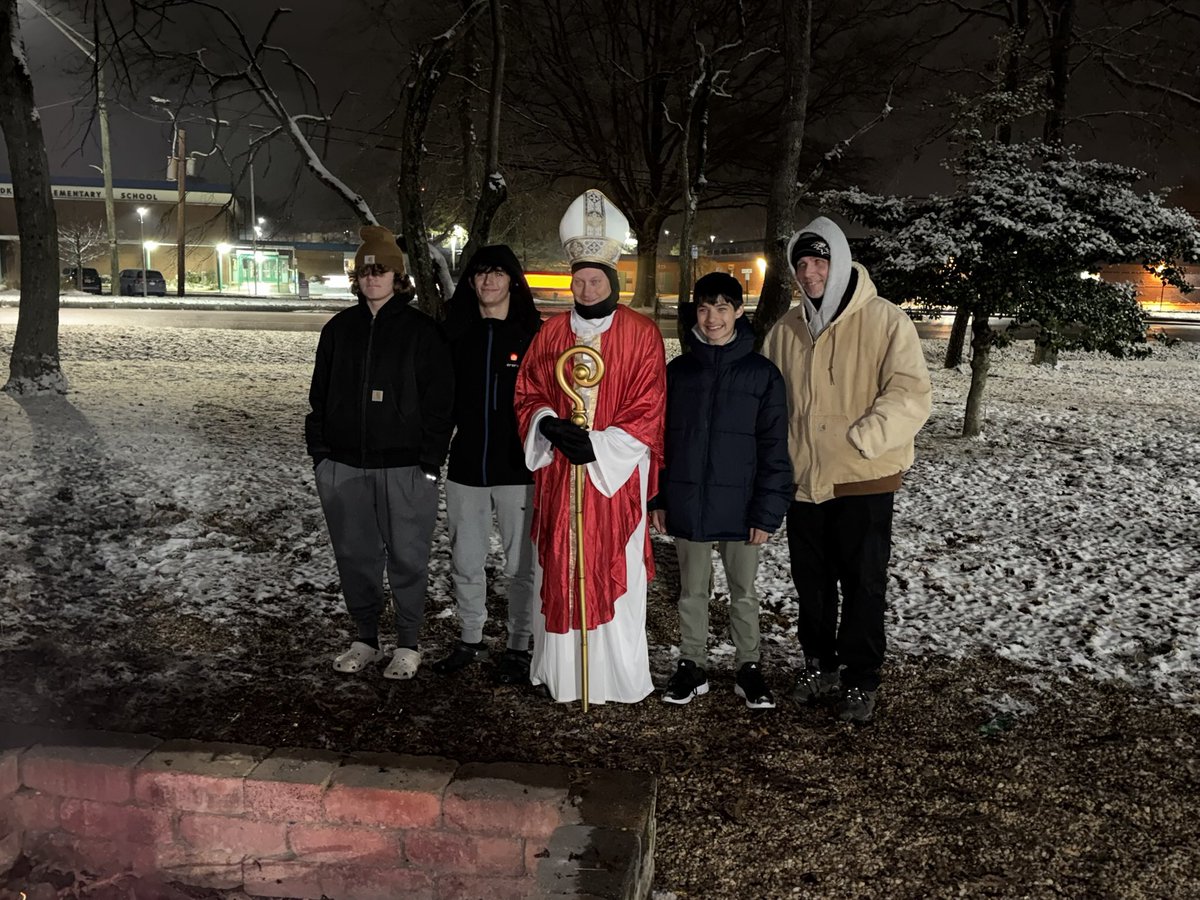 PointFrankRange's tweet image. 🎅❄️ Our 2nd Annual St. Nicholas Toy Drive was a success!

60 toys + $130 donated for children at Johns Hopkins.
Cold night, warm hearts, thanks to Boy Scout Troop 412 for keeping the fire going! 🔥❤️

#ToyDrive #StNicholasDay #KofC #Community #FaithInAction
