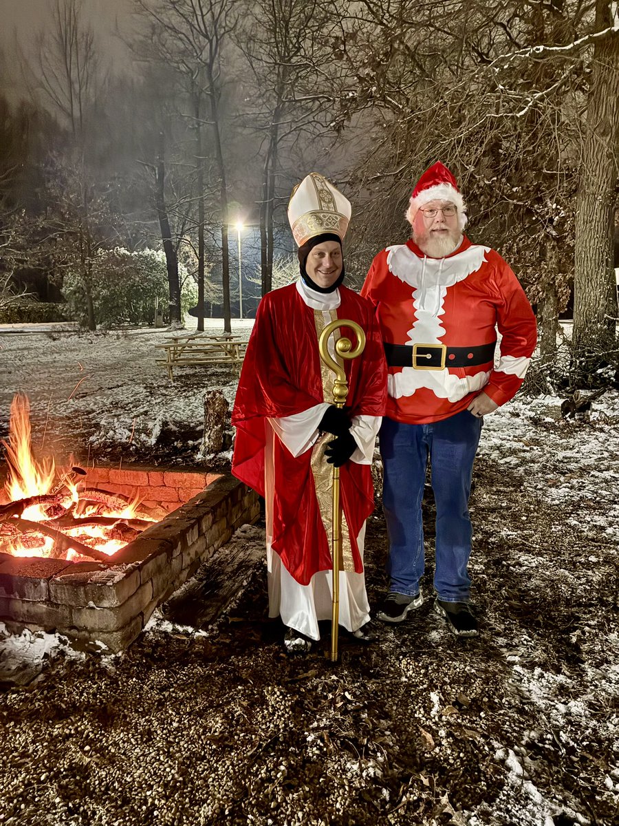 PointFrankRange's tweet image. 🎅❄️ Our 2nd Annual St. Nicholas Toy Drive was a success!

60 toys + $130 donated for children at Johns Hopkins.
Cold night, warm hearts, thanks to Boy Scout Troop 412 for keeping the fire going! 🔥❤️

#ToyDrive #StNicholasDay #KofC #Community #FaithInAction