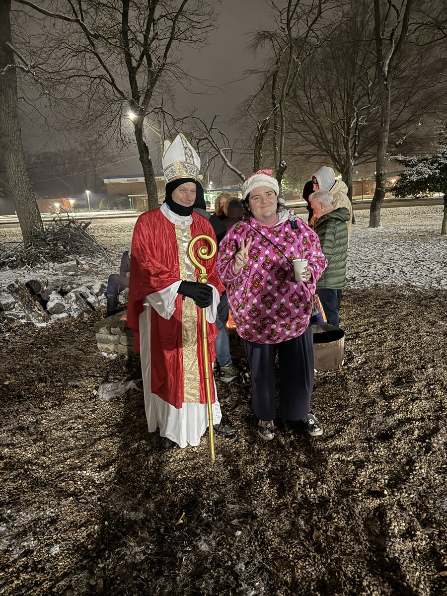 PointFrankRange's tweet image. 🎅❄️ Our 2nd Annual St. Nicholas Toy Drive was a success!

60 toys + $130 donated for children at Johns Hopkins.
Cold night, warm hearts, thanks to Boy Scout Troop 412 for keeping the fire going! 🔥❤️

#ToyDrive #StNicholasDay #KofC #Community #FaithInAction