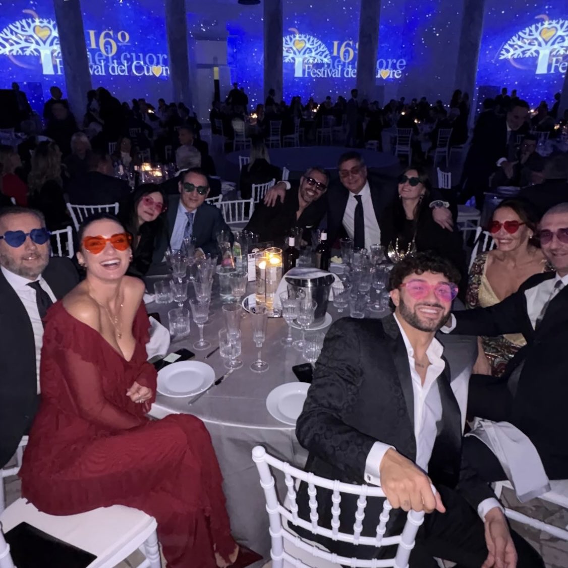 d’impatto

“Incredibili ogni volta ✨
Cuori caldi, amore per il prossimo ❤️
Effetti speciali che fanno la differenza 🌈”
#festivaldelcuore