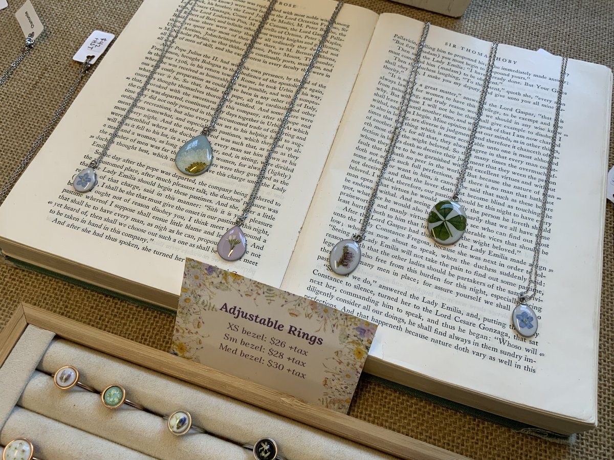 Jewellery or skincare products always make a great holiday gift idea. It’s even better when it’s local and from SJFM vendors. We’re open this weekend for our Annual weekend long Festive Market.  #sjfmnl #sjfm #jewllery #skincare #madehere #madebyhand