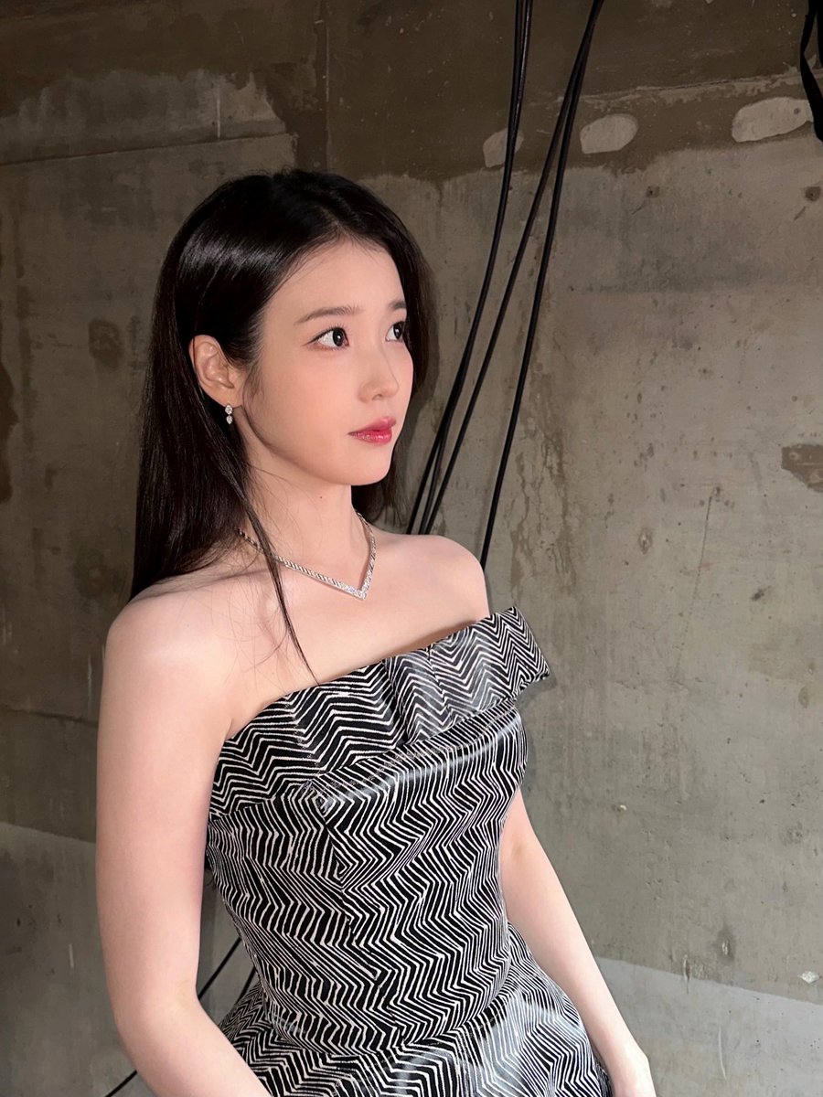 _IUofficial's tweet image. 2025 Asia Artist Awards 🏆

Artist of the Year [Actor]
Best Couple
Fabulous
Hot Trend
Best Artist 
10 Legendary Solo

AAA 2025에서 6개 부문의 상을 수상하였습니다🎉

이 시대 최고의 핫걸 아이유와 
‘폭싹 속았수다’의 애순금명을 
모두 볼 수 있었던 AAA💜
큰 환영과 응원을 보내준 유애나…