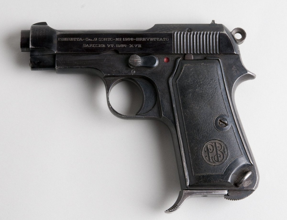 archiveforgin's tweet photo. Quick information again 
Gin's gun is
Beretta Model 1934
and it was the standard sidearm of the Royal Italian Army starting in 1934 and was the most widely produced and issued Italian pistol of World War II 😁. https://t.co/4fxBh96RrY