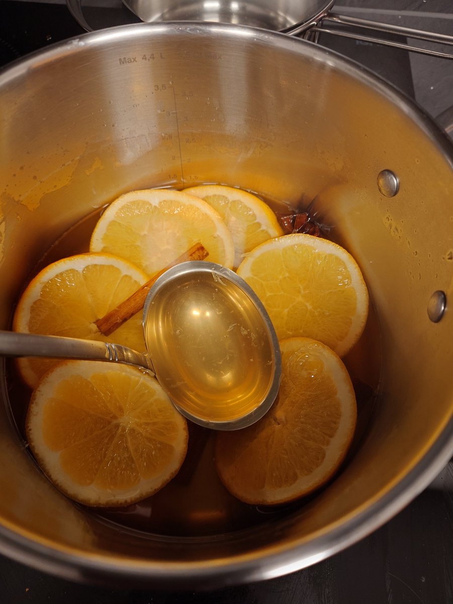 #FriendlyFire11 
Mittlerweile Tradition jedes Jahr zu FriendlyFire Glühwein selber zu machen