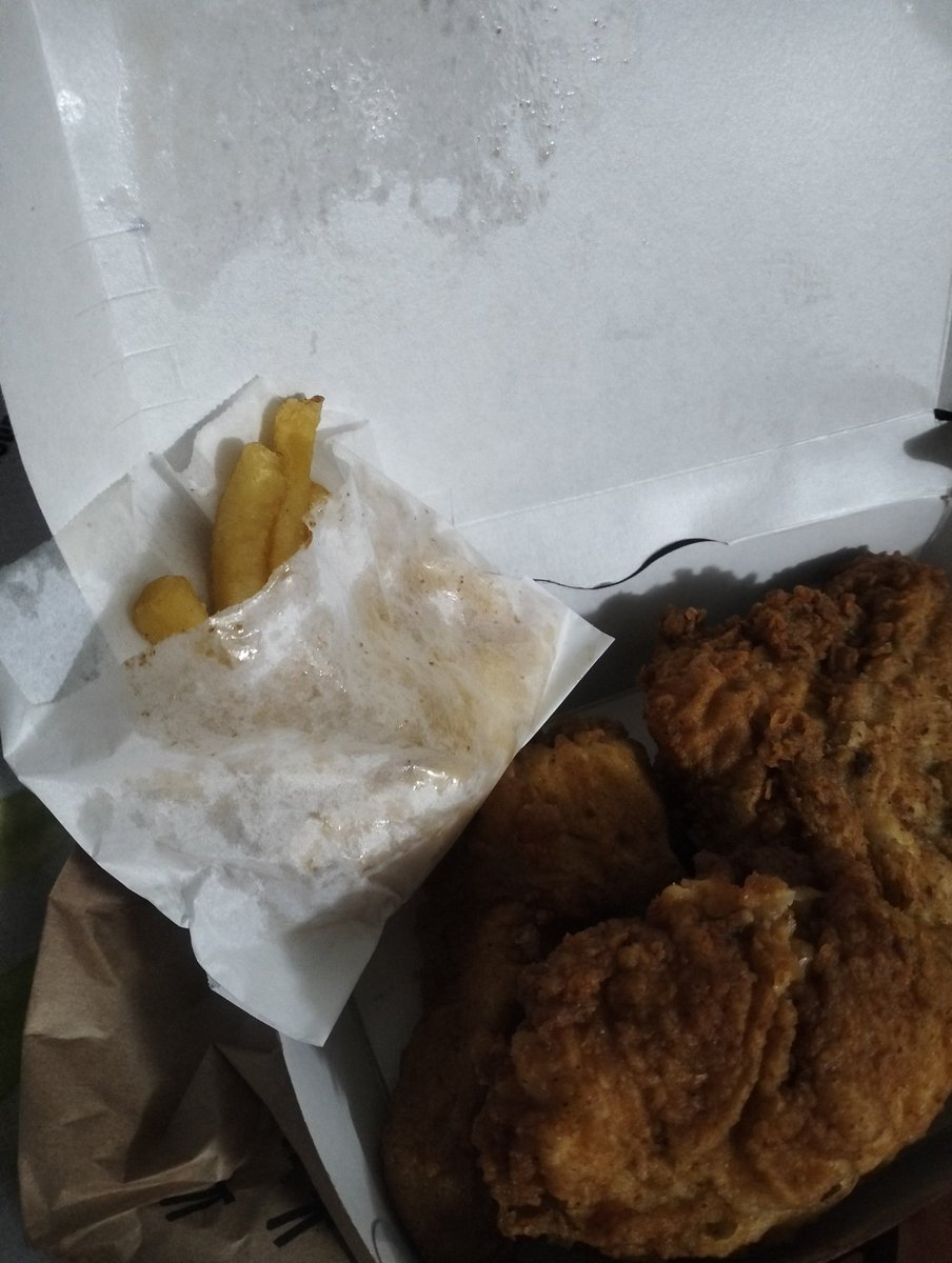 Thulz1zn's tweet photo. @KFCSA @kfc  these are the chips we now get when ordering. Haai bandla. 🚮 https://t.co/3TAtFMyUCg