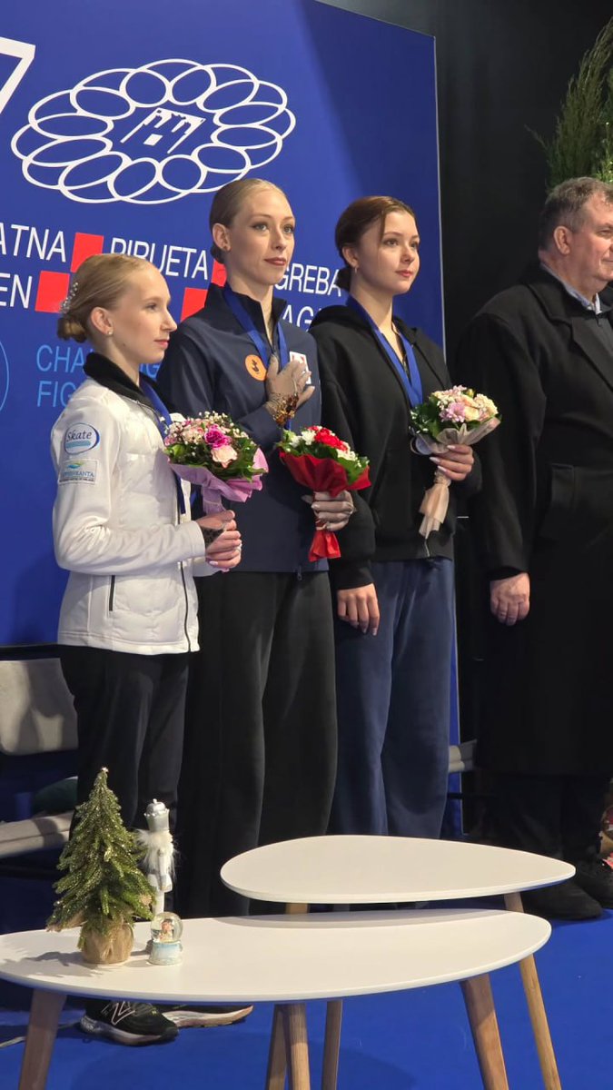 SamoUpdates's tweet image. 🌟Sofia Samodelkina, Iida Karhunen and Bradie Tennell at the medal ceremony of Golden Spin of Zagreb🥉❤️

📸: psvorada | IG