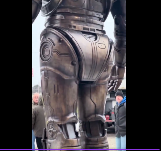 crocketbox's tweet image. THEY LET HIM KEEP THE ROBO ASS HELL YEEAH