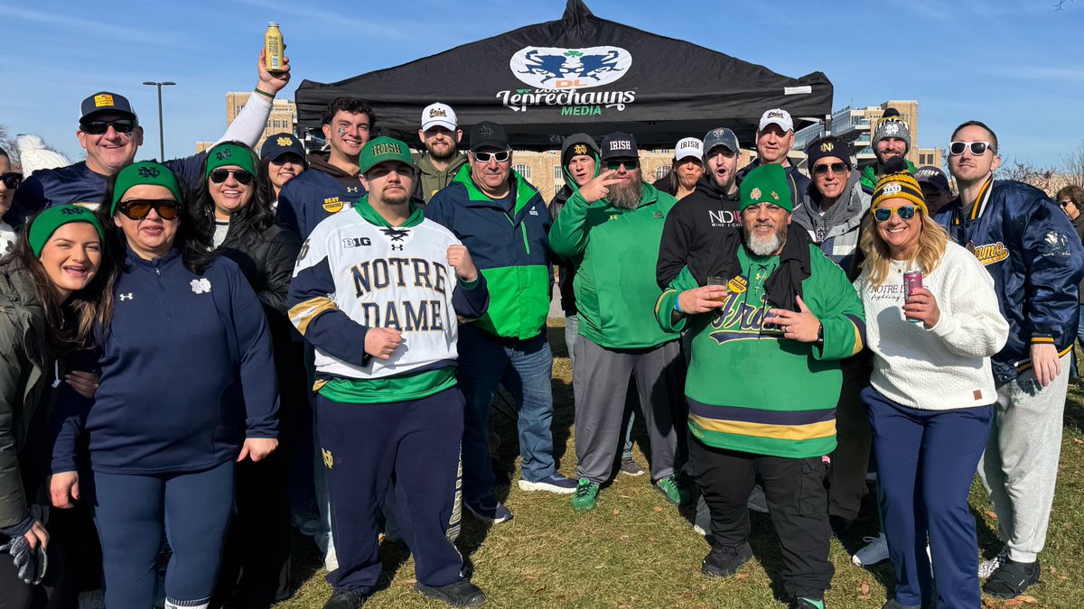 zubygirl100's tweet image. Anyone else missing these vibes???
☘️☘️☘️☘️☘️☘️☘️☘️☘️☘️☘️☘️

@ColtsFanatic09 @pdh3767 @erica_haag8 @IrishJTL 

#GoIrish☘️ #TakeMeBack
