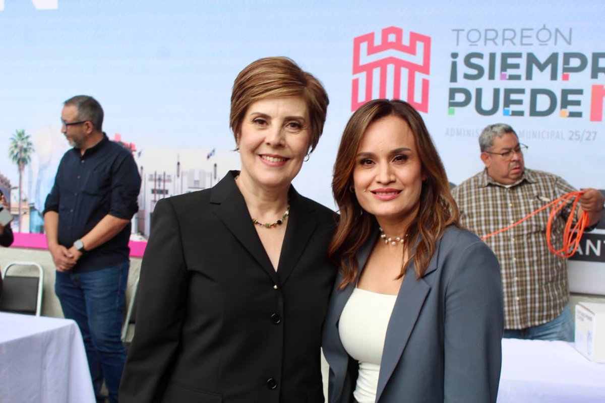 El equipo DIF Torreón felicitamos a nuestro alcalde Román Cepeda por su Informe de Resultados 2025. El alcalde anunció para 2026 el proyecto Fuerza Mayor.

Extendemos la felicitación a nuestra Presidenta Honoraria, la Sra. Selina Bremer de Cepeda.

DIF #SiempreContigo 🩷