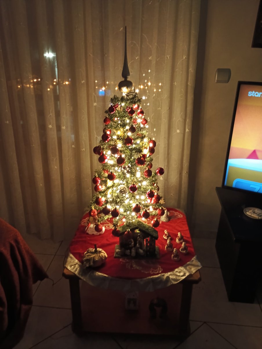 Στολίσαμε και εμείς.....