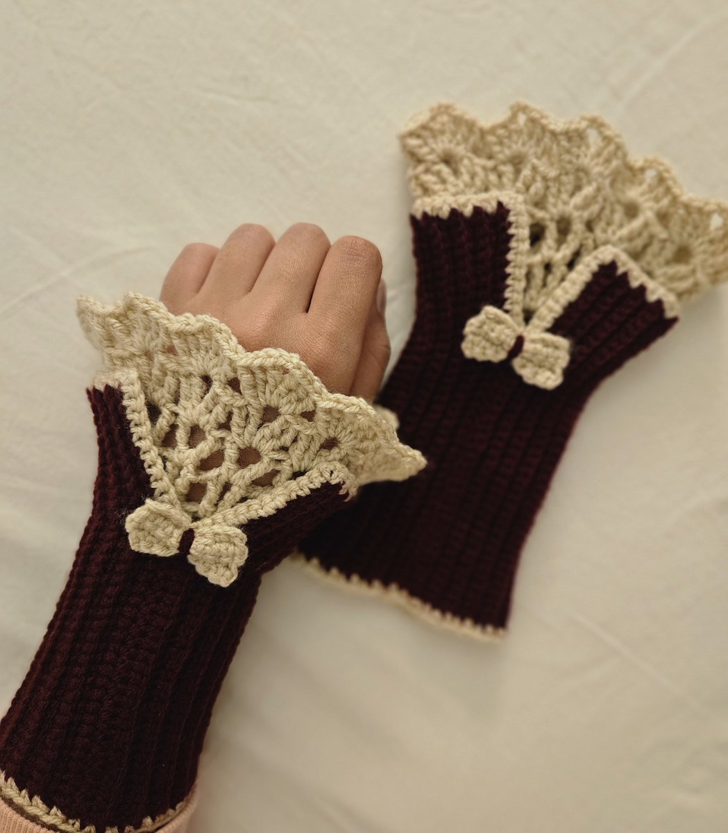 cabuk ördüğüm eldivenlere bakın CABUKK 🥹🥹