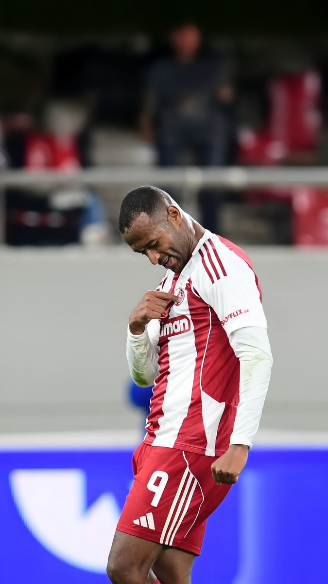 Blessed to have you ❤️
⁴ᵏ #Wallpaper | #OlympiacosFC | <a href="/AyoubElKaabi/">ayoubelkaabi</a>